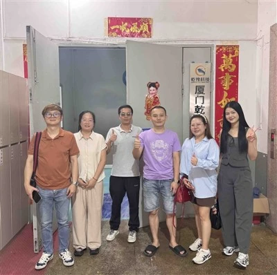 عميل تايلاندي لأشباه الموصلات يزور شركة Xiamen Qianyu Technology للحصول على ح...
